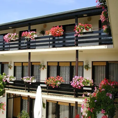 In With Balcony, Air Conditioning, Wi-fi