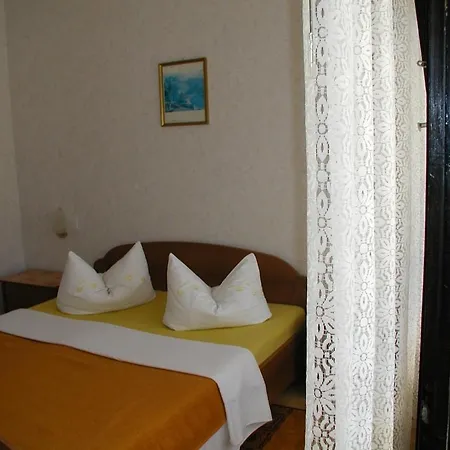 In With Balcony, Air Conditioning, Wi-fi Guest house Vodice